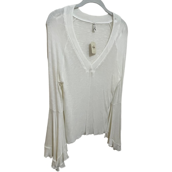 🌺 SOLD 🌺 NWT FREE PEOPLE SHEER LIGHTWEIGHT BELL SLEEVE TOP, SIZE L - Picture 2 of 7